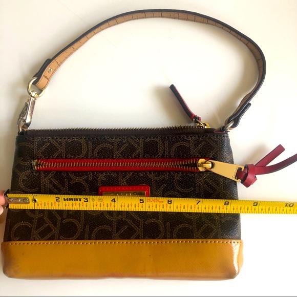 Calvin Klein mini shoulder bag. See all pictures for flaws . - Picture 4 of 7